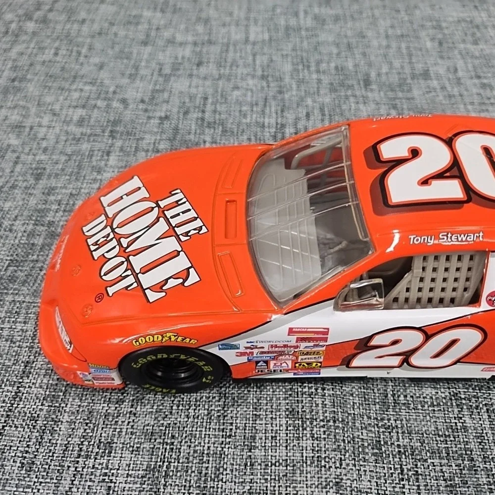 1:24 Action Diecast 1999 Nascar #20 Tony Stewart Home Depot Habitat Set of 2
